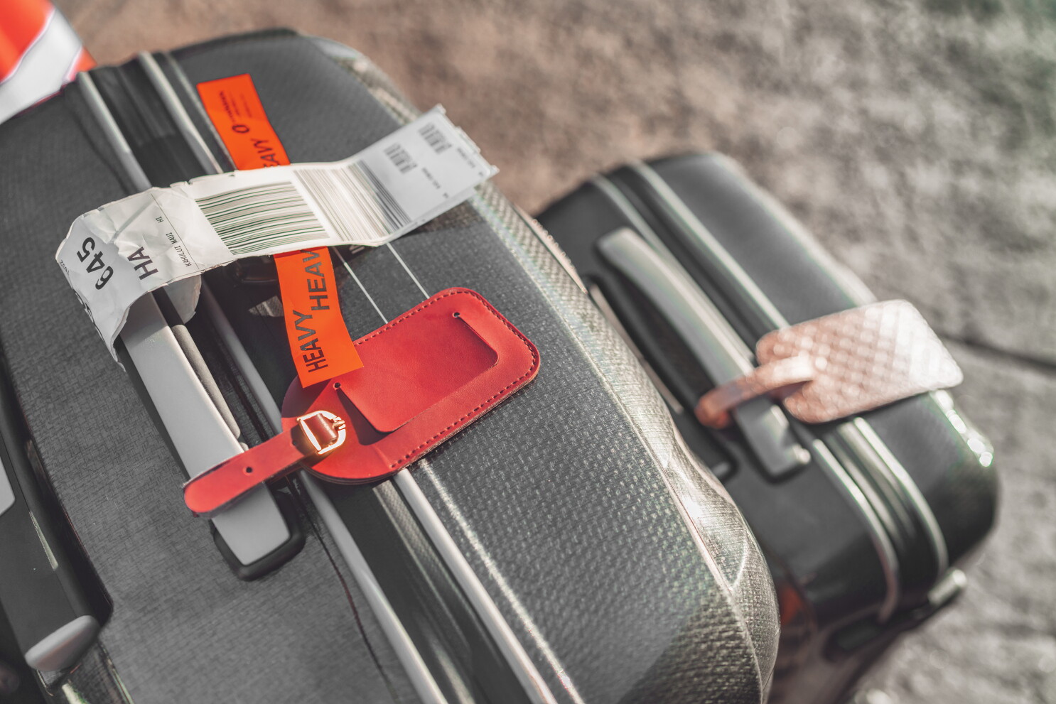 Discover why a luggage tag is an essential travel accessory. Learn how it helps with suitcase identification, lost luggage recovery, and adds personal style.