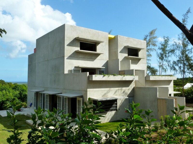 Hix Island House is inspired by the Japanese principle of wabi sabi.
