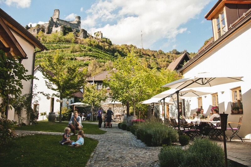 Weingut Nigl is situated in lower Austria’s Kremstal (Krems Valley), not far from the historic town of Krems.