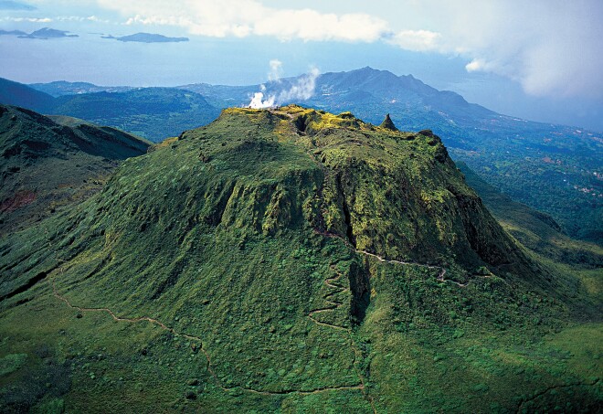 La-Soufriere-Volcano_20-_20National_20park_20-_20Basse_20Terre.jpg