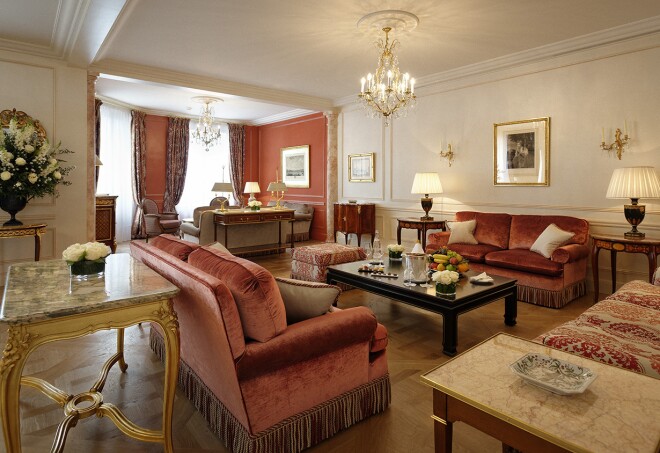 3813Le_Bristol_Paris_Suite_Royale_550_HD_(4).jpg