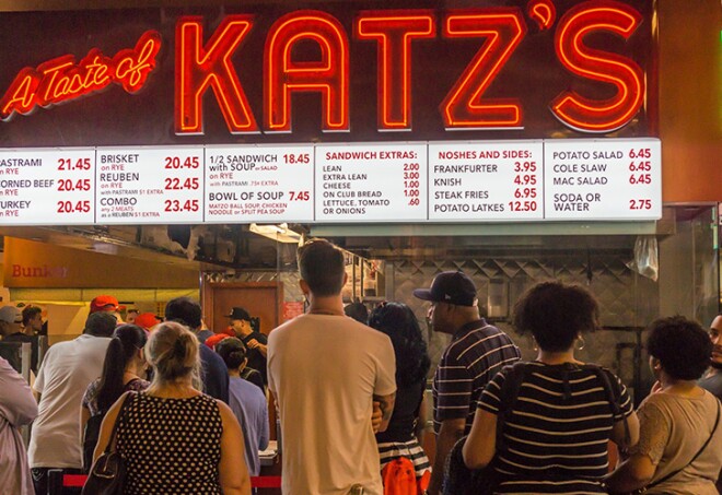 Foodies queue up at Katz¥s Delicatessen in the newly opened Dekalb Market Hall located in Downtown Brooklyn in New York
