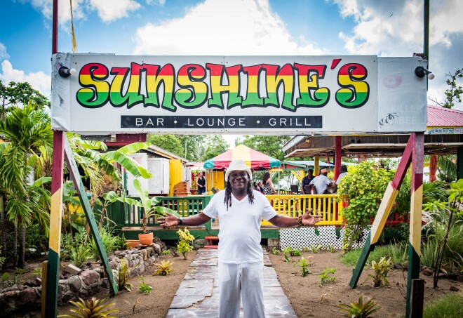 Sunshine's bar and lounge