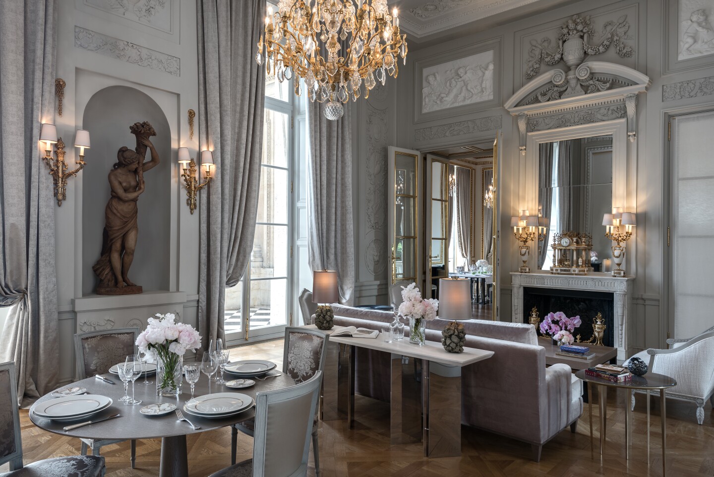 Marie Antoinette took piano lessons in the building that became Hôtel de Crillon; now, a suite (pictured) is named for her.