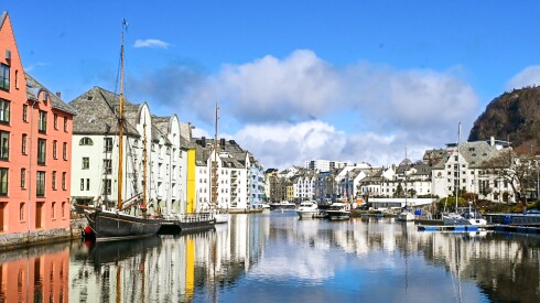 AFAR-EV-Norway-Alesund-Copyright-Jessica-van-Dop-DeJesus.jpg