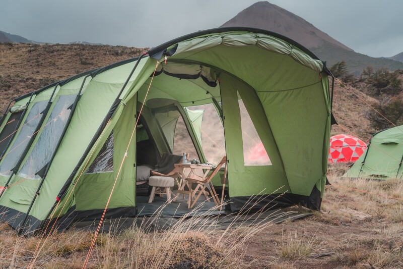 The tents at the Outpost Elqui event are fully furnished for a comfortable camping experience.
