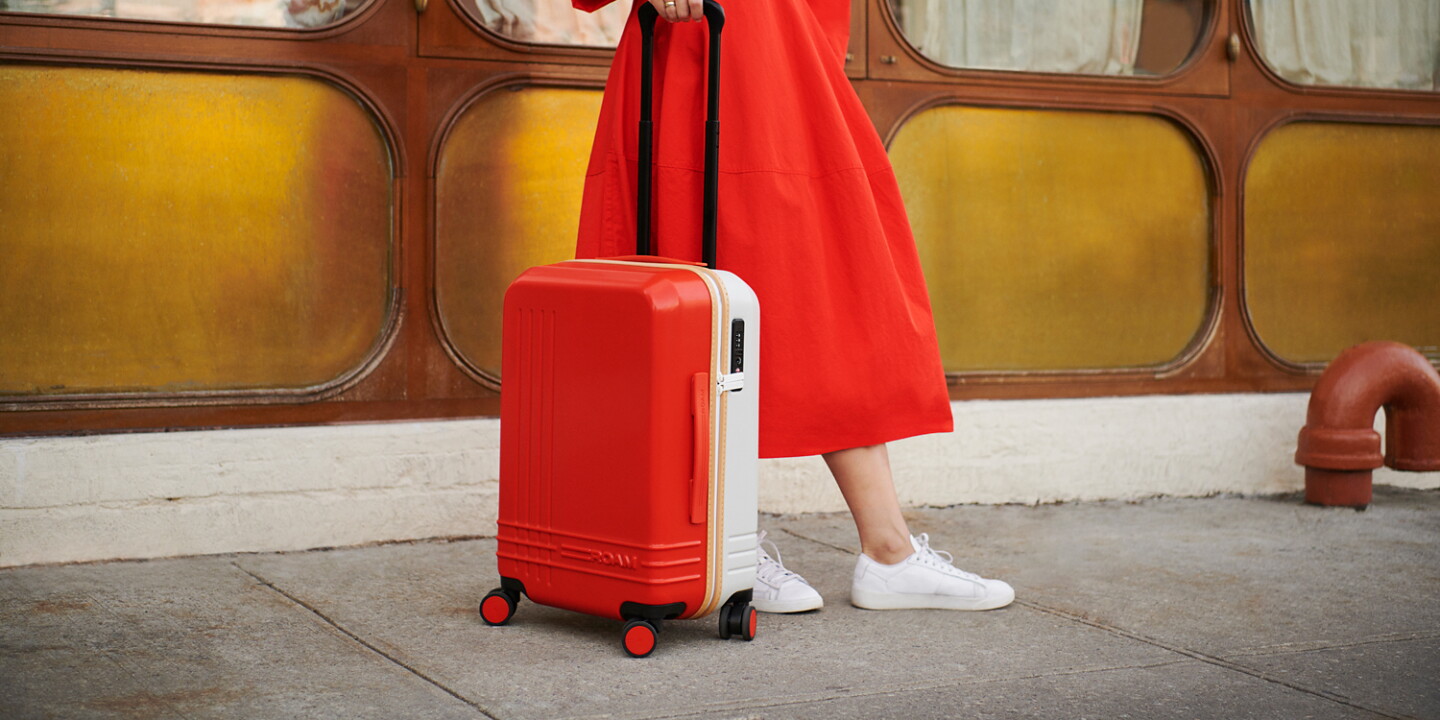 370,000 Redditors Want You to Travel With One Bag. Here's How to Do It.