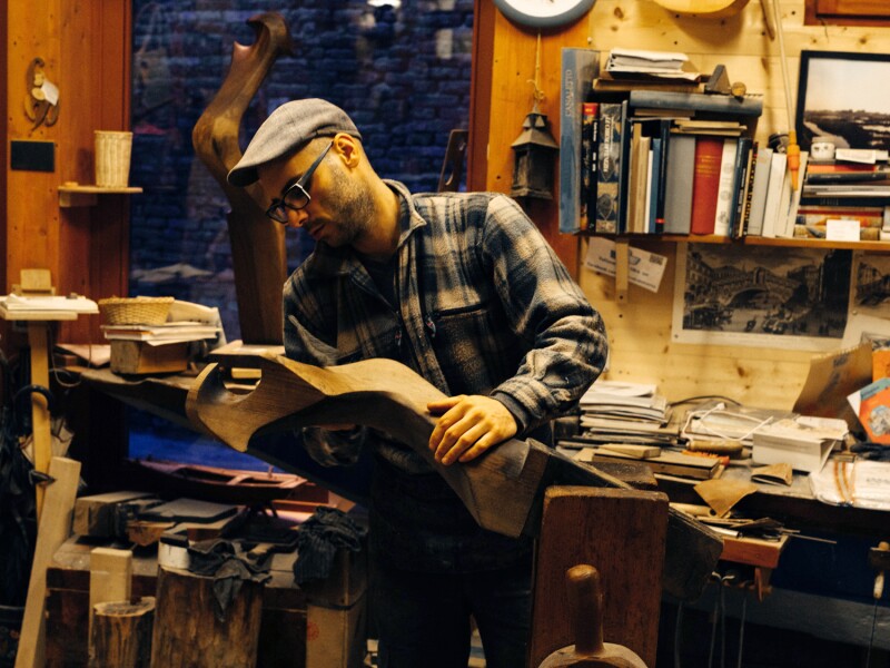 At Il Forcolaio Matto, Piero Dri creates rowing oars as the youngest of the four surviving forcolai in the city.