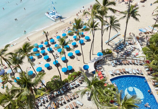 How to Give a Vacation to Frontline Medical Workers When You Book One Yourself