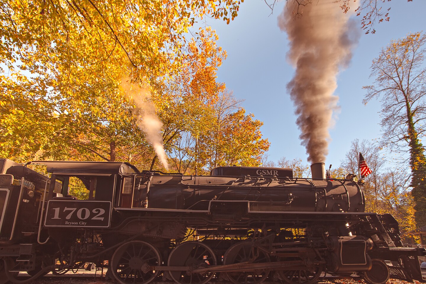 13 Most Beautiful Train Rides for Fall Foliage - AFAR
