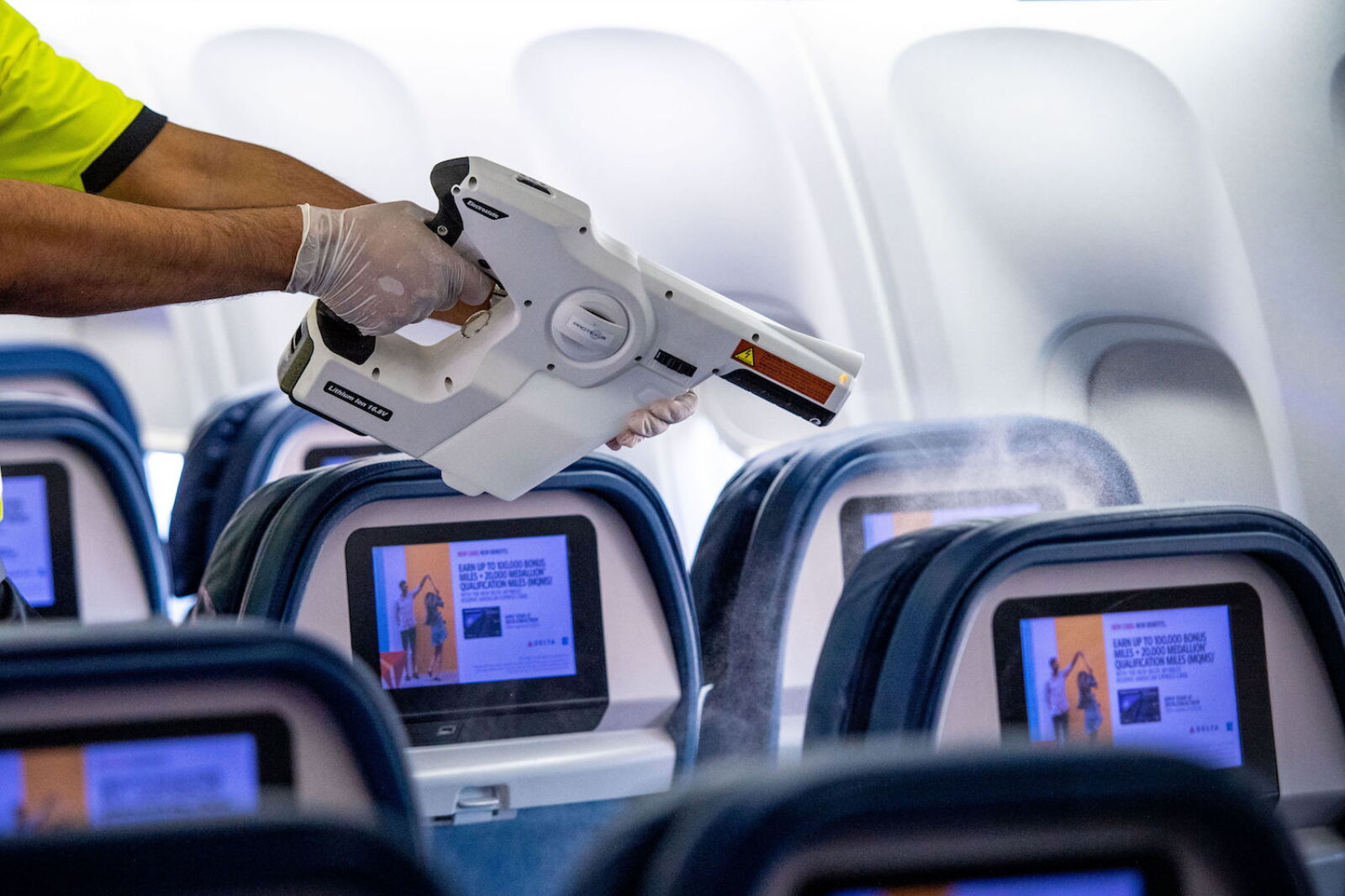 Dott Rotten New DOT Rule: 10 Flight Delays No Longer Blamed on Airlines - AFAR