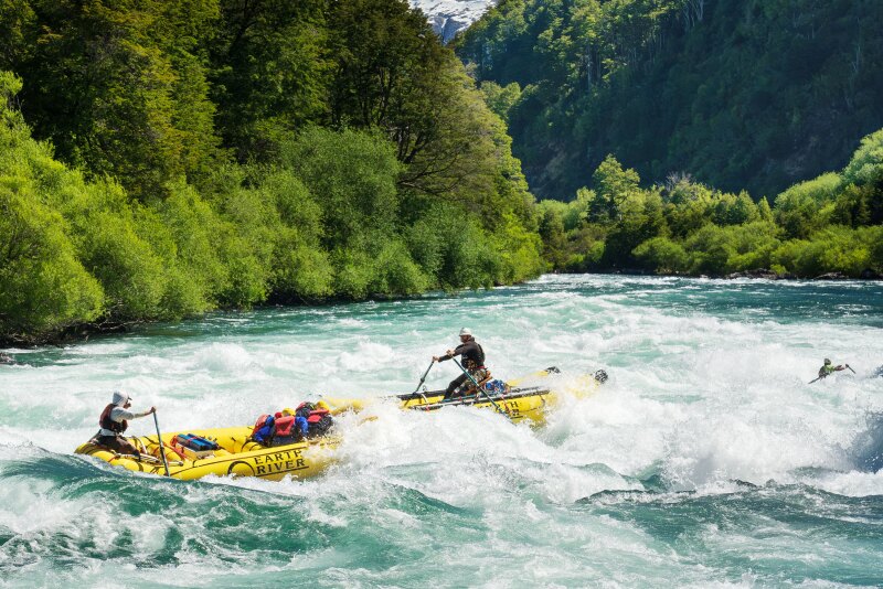 En la Patagonia, puedes navegar en balsa por 62 millas de un albergue a otro