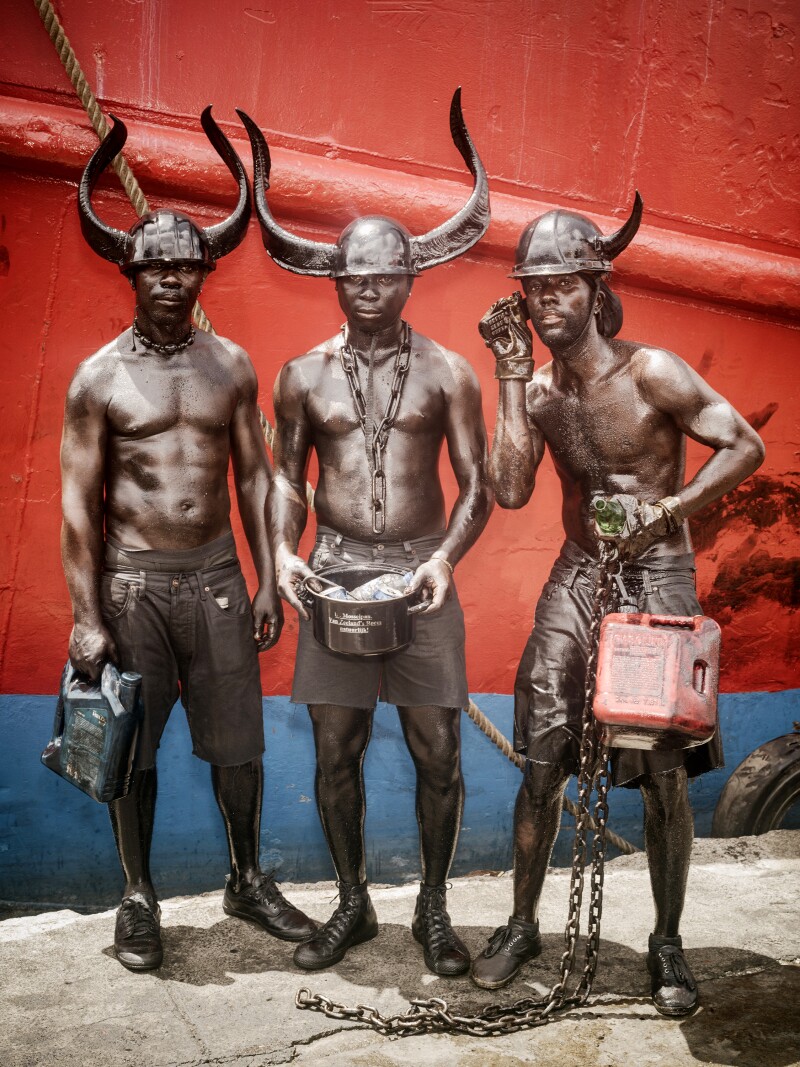 Participants adorned in horned helmets and chains take on the fearsome role of the “Jab Jab.” What was once a brazen way to mock slave owners by mimicking the devil is now a striking display of personal expression and cultural liberation.