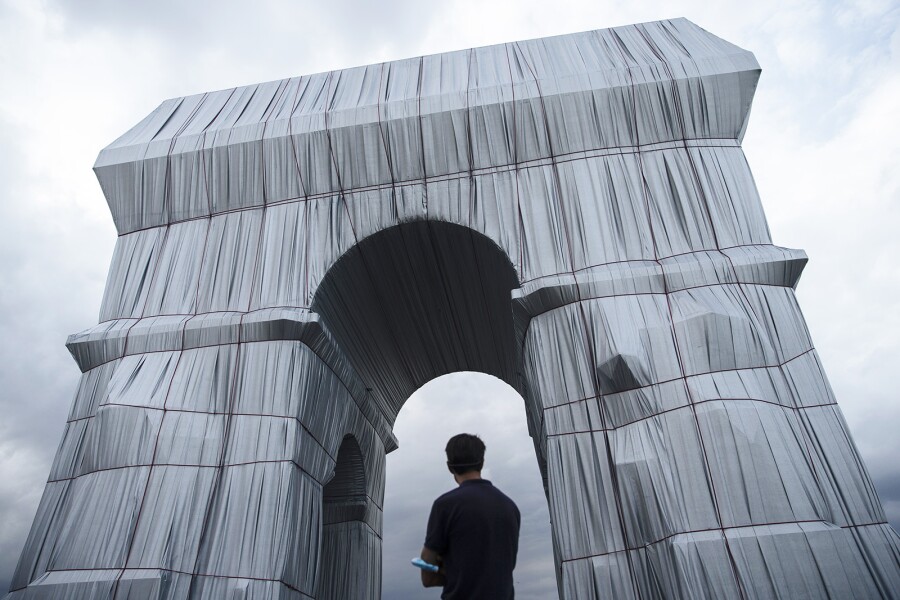 Paris’s Arc de Triomphe Gets “Wrapped”