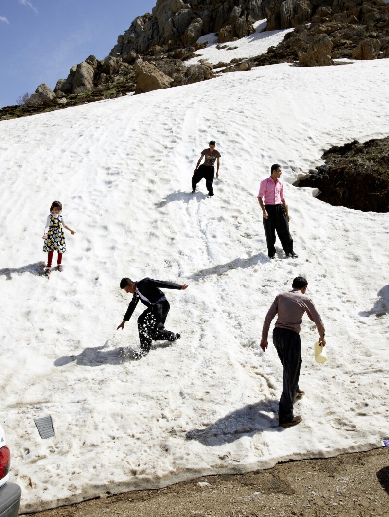 Iran - Zagros Mountains - Zagros-Gebirge -Kurdistan - Familie spiel im Schnee - 05 2014
engl.:
Iran - Zagros Mountains - Zagros Mountains -Kurdistan - family playing in the snow - 05 2014
